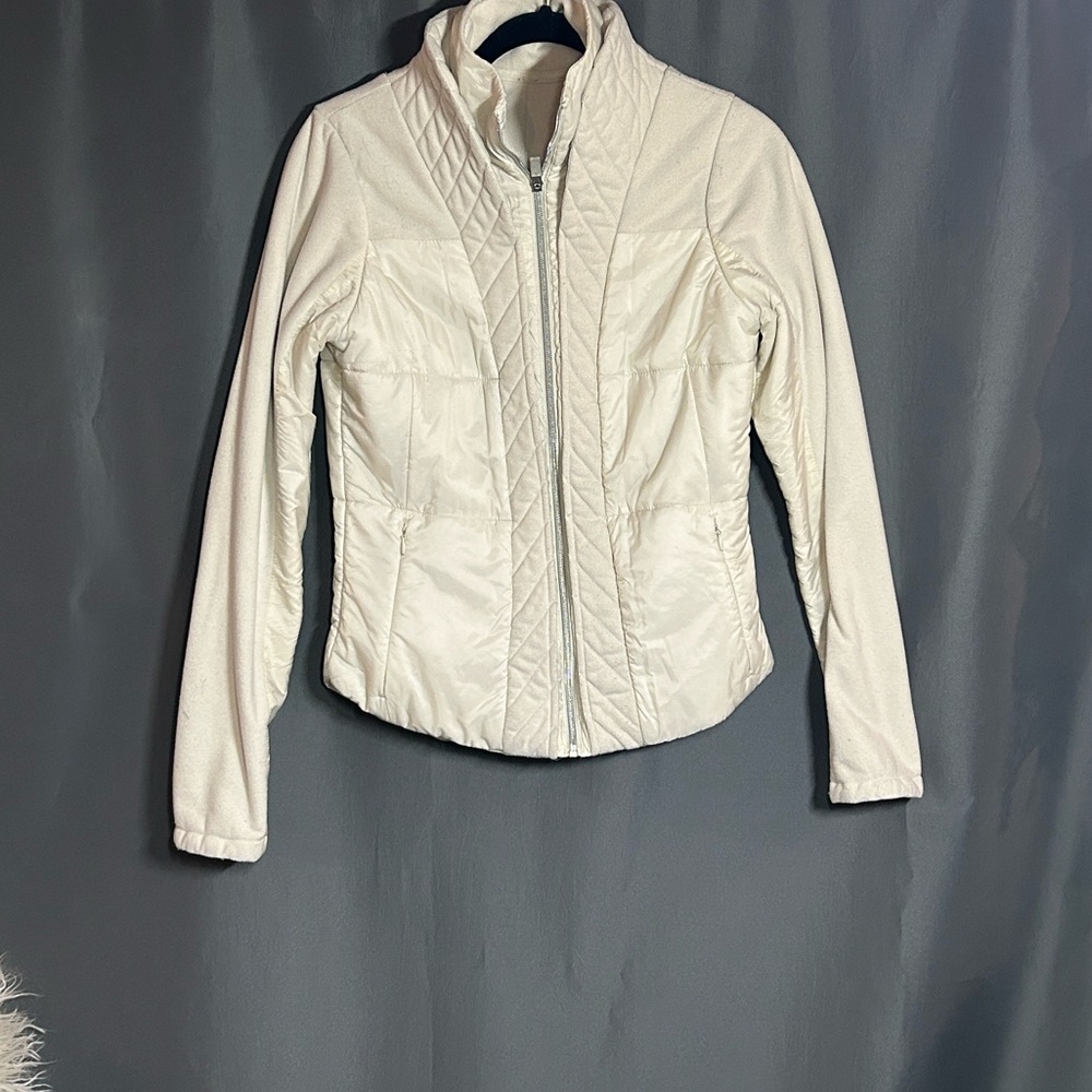 Lululemon Women's Cream Jacket quilted